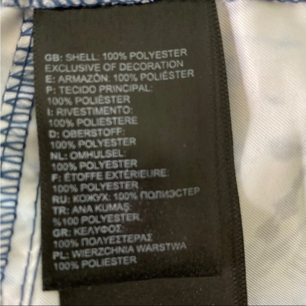 - Like-new North Face blue shorts